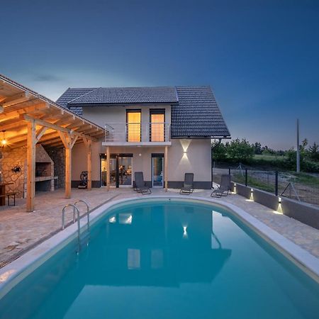Villa Nesa - Beautiful Guest House At Continental Croatia With Outdoor Swimming Pool, Sauna And 3 Bedrooms Plaski Exterior photo