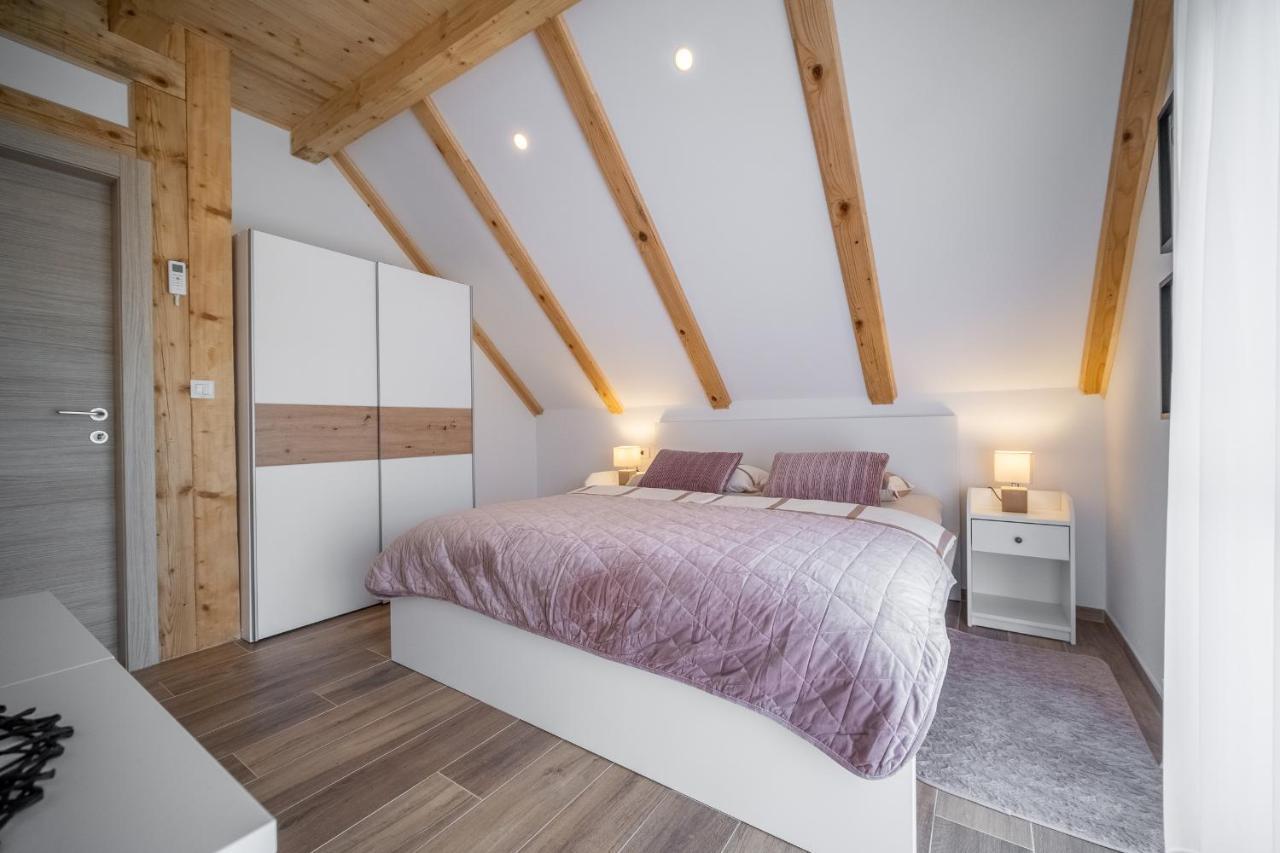 Villa Nesa - Beautiful Guest House At Continental Croatia With Outdoor Swimming Pool, Sauna And 3 Bedrooms Plaski Exterior photo