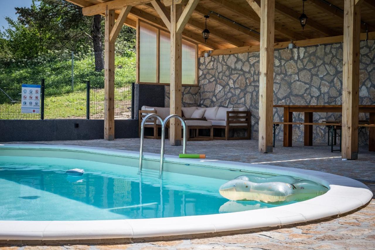 Villa Nesa - Beautiful Guest House At Continental Croatia With Outdoor Swimming Pool, Sauna And 3 Bedrooms Plaski Exterior photo