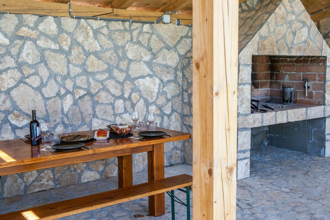 Villa Nesa - Beautiful Guest House At Continental Croatia With Outdoor Swimming Pool, Sauna And 3 Bedrooms Plaski Exterior photo
